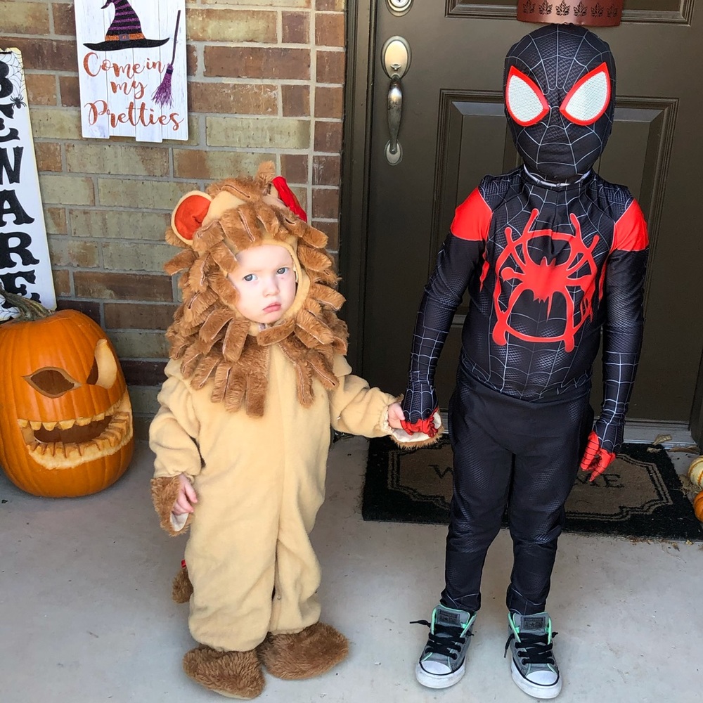 Lil lion costume